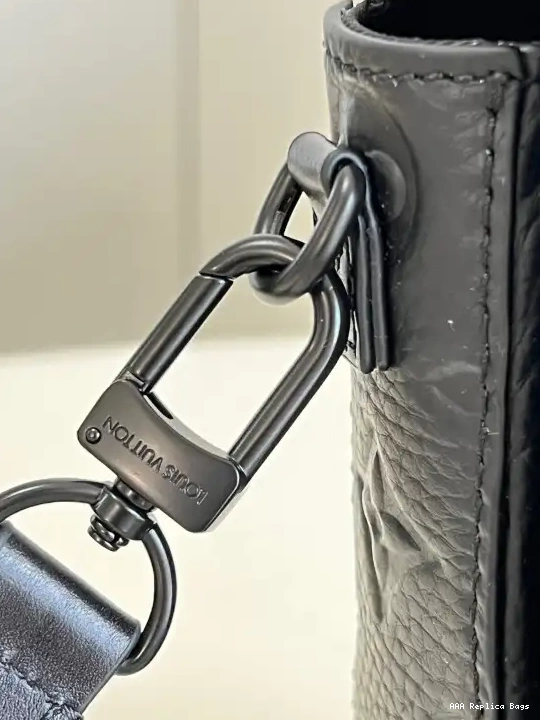 Aaa replica ru WALLET VERTICAL VUITTON S-LOCK WEARABLE LOUIS 0701